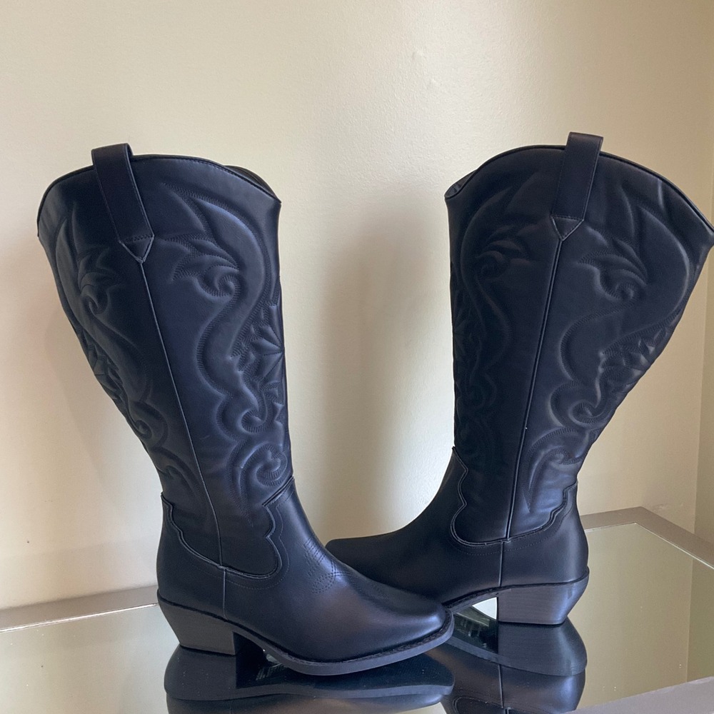 New Torrid Black Western Boots Tall Embroidered Pointed Toe 7WW Extra Wide With